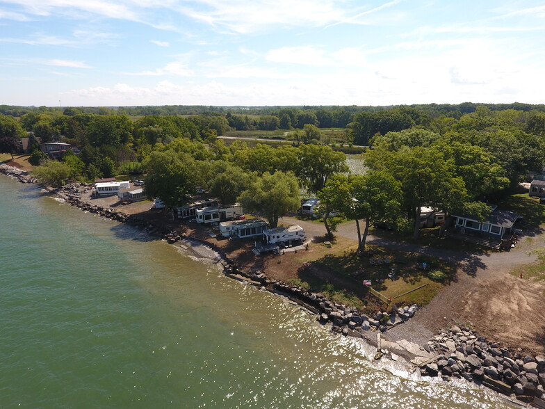 1809 Lake Rd, Youngstown, NY for sale - Primary Photo - Image 1 of 1