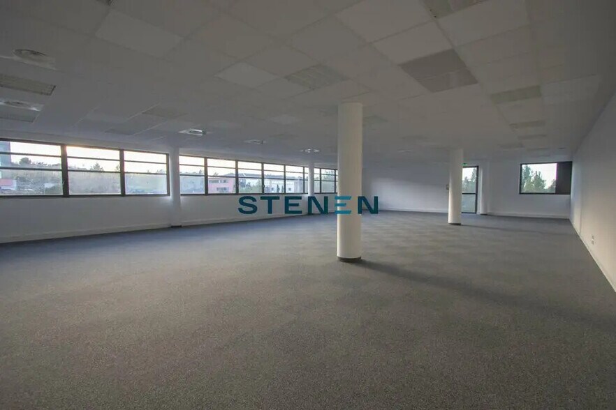 Office in Aix-en-Provence to rent - Interior Photo - Image 3 of 7