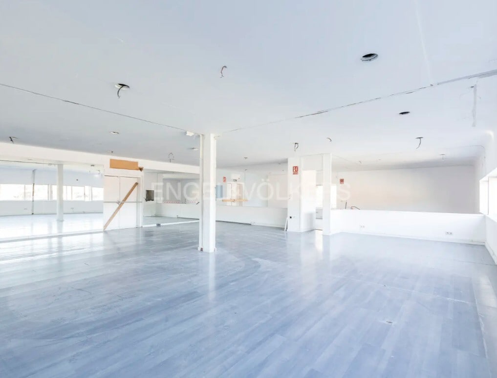 Sant Just Desvern, BAR 08960 - Unit 1 - - Interior Photo - Image 2 of 13