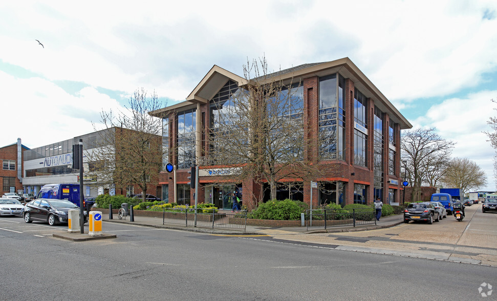 36-38 Park Royal Rd, London for sale - Primary Photo - Image 1 of 4