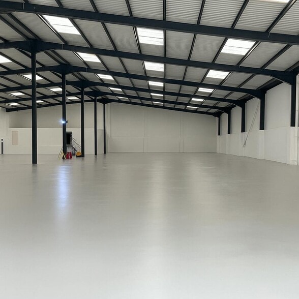 1-3 Deacon Way, Reading to rent - Building Photo - Image 3 of 8