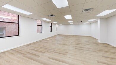 136-21 Roosevelt Ave, Flushing, NY 11354-5655, Flushing, NY for rent Matterport 3D Scan- Image 1 of 9