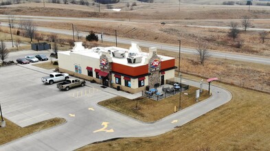 325 Roosevelt Rd, Pella, IA for sale Building Photo- Image 1 of 1