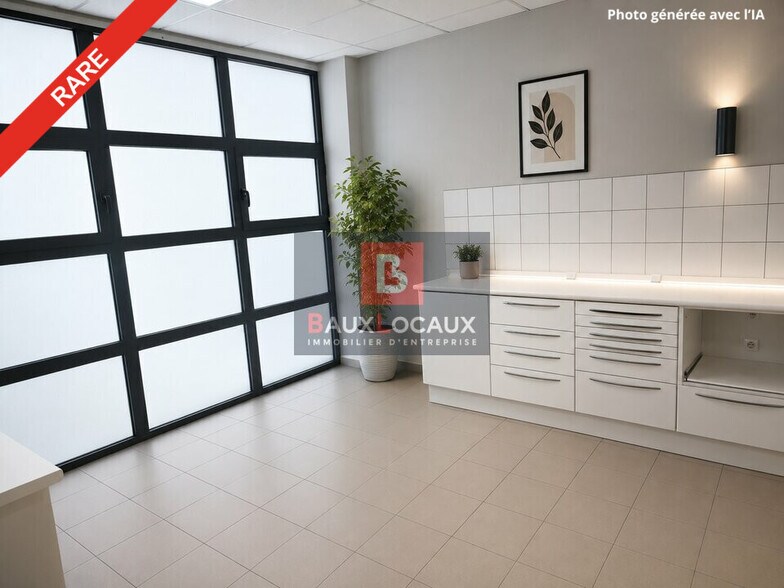 Light Industrial in Salon-de-Provence for sale - Interior Photo - Image 2 of 5