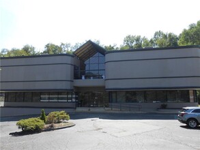 526 E Bruceton Rd, Pittsburgh, PA for rent Building Photo- Image 1 of 25