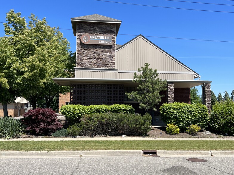 7847 McClellan St, Utica, MI for sale - Building Photo - Image 1 of 1