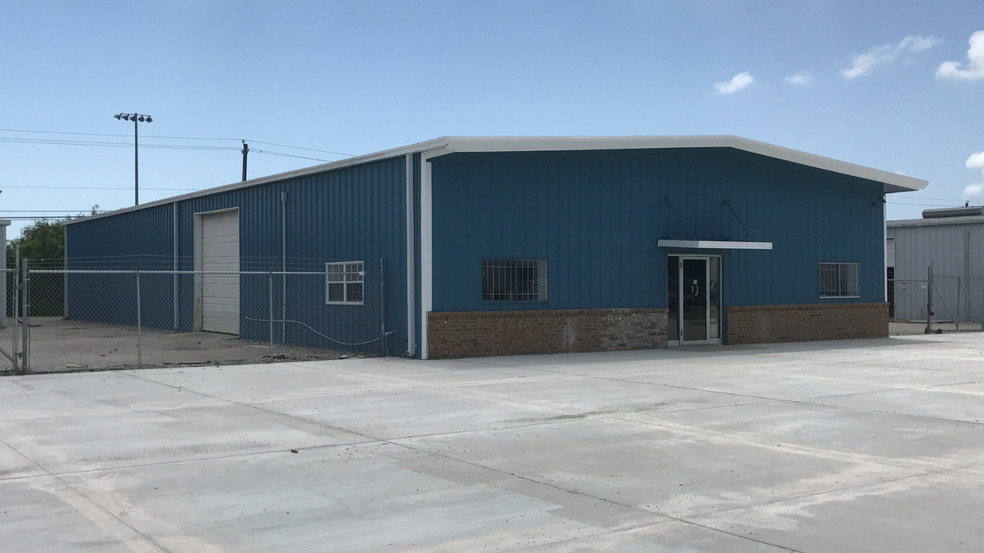 142 W 44th St, Corpus Christi, TX for rent - Building Photo - Image 1 of 1