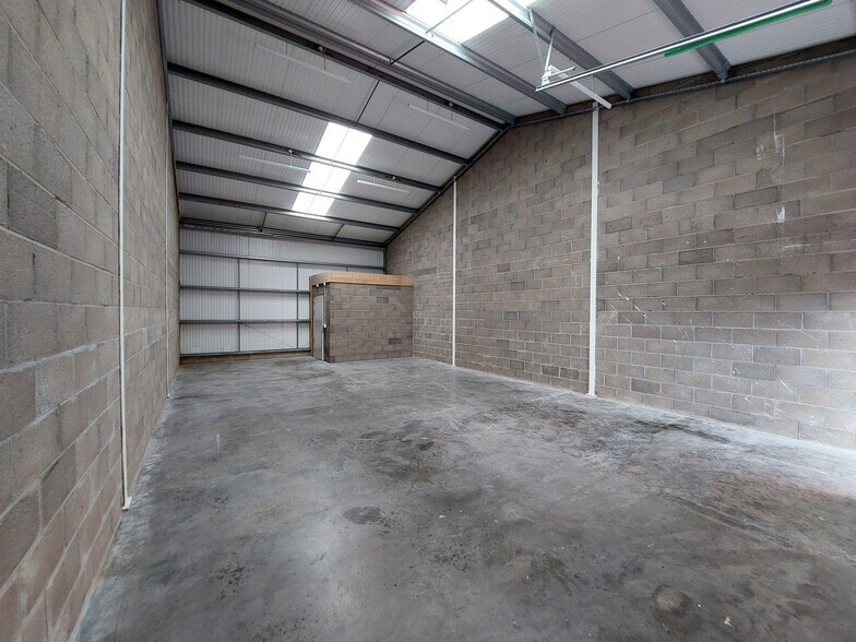 13 New Craigie Retail Park, Dundee to rent - Building Photo - Image 2 of 4