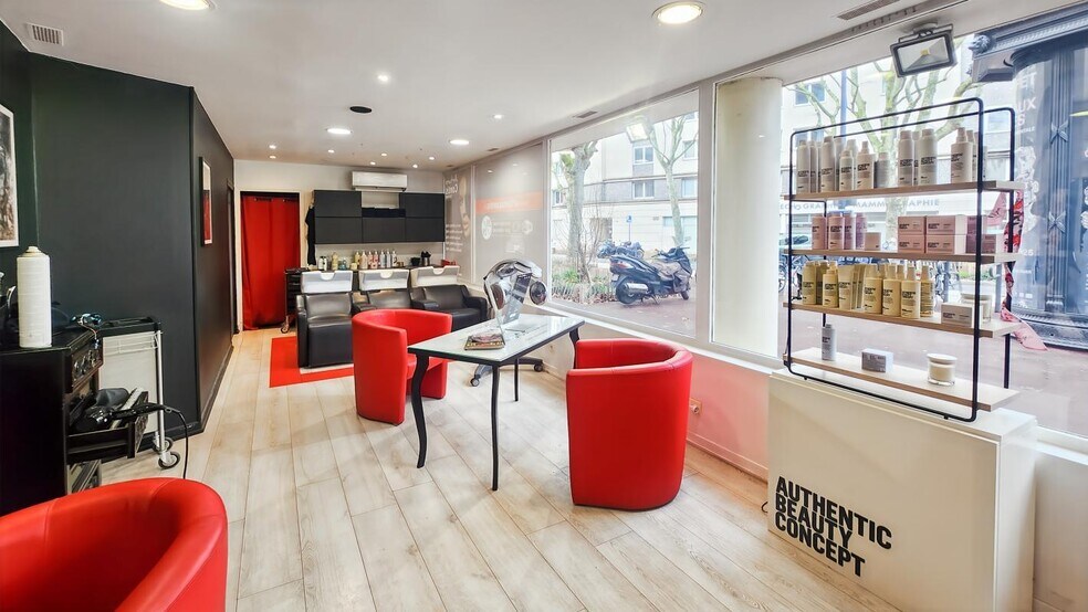 Rue Du Viaduc, Issy-les-Moulineaux to rent - Interior Photo - Image 3 of 7