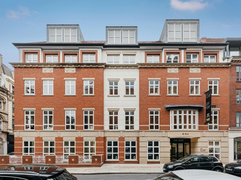 1 St James Sq, Manchester to rent - Building Photo - Image 1 of 10