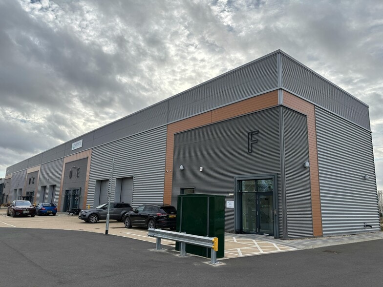Wellington Way, Bourn to rent - Building Photo - Image 1 of 7