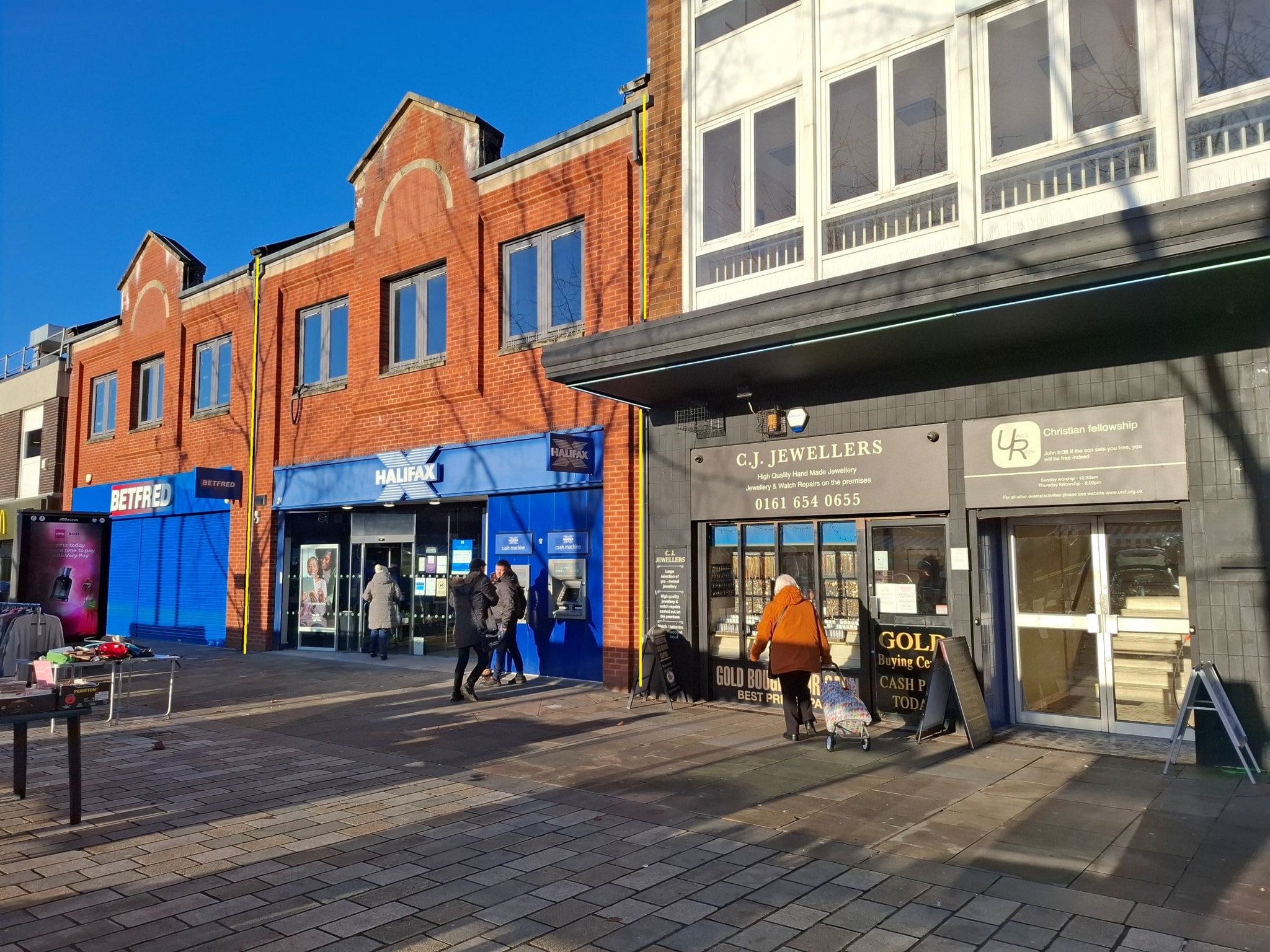 24 Middleton Gdns, Manchester to rent Primary Photo- Image 1 of 3