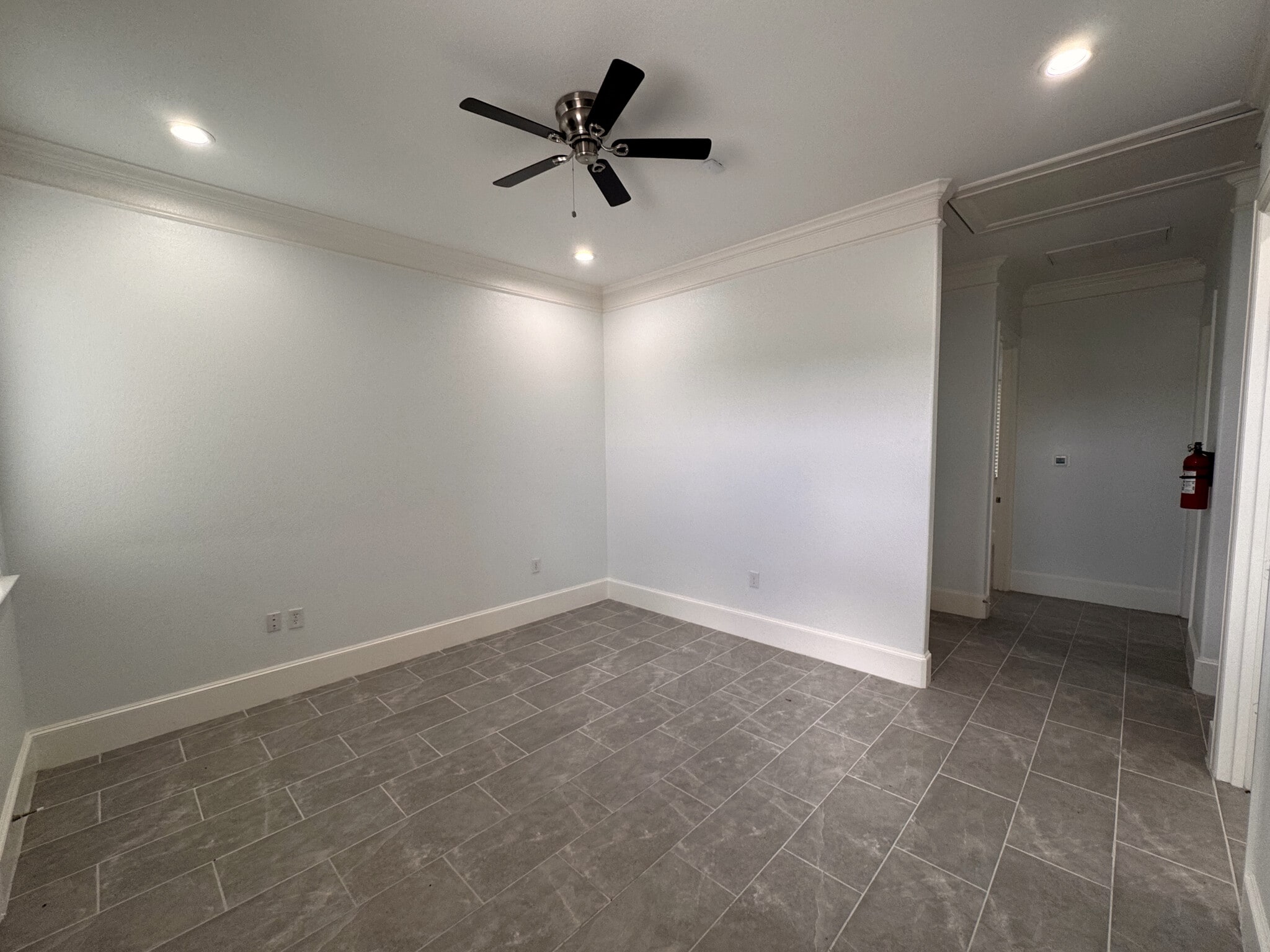 11015 Northpointe Blvd, Tomball, TX to rent Interior Photo- Image 1 of 14