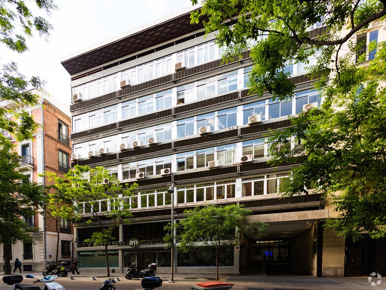 Calle de Jorge Juan, 30, Madrid, Madrid to rent - Primary Photo - Image 1 of 3