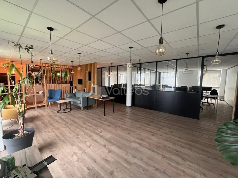 3547 Route De Baziège La Lauragaise, Labège to rent - Interior Photo - Image 2 of 19