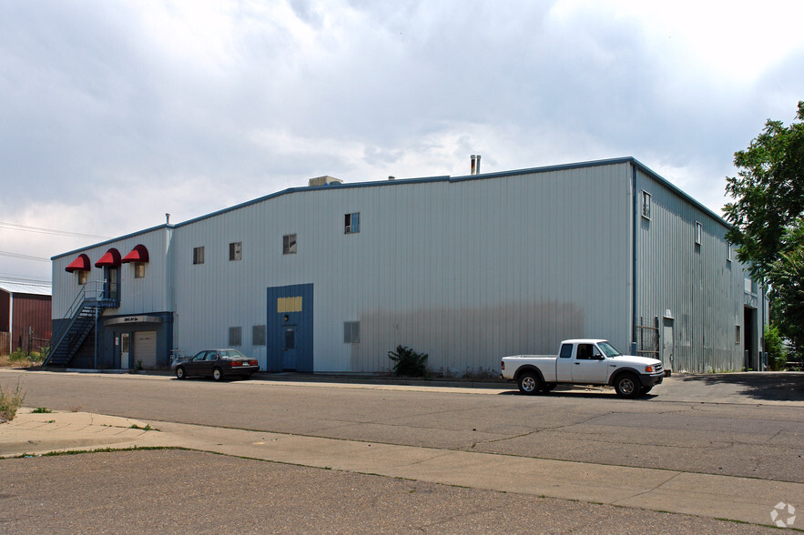 Warehouse Building With Yard For SALE portfolio of 2 properties for sale on LoopNet.co.uk - Primary Photo - Image 1 of 1