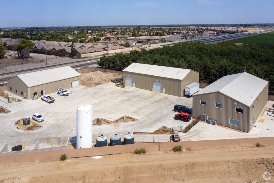 1878 N Mooney Blvd, Tulare, CA for rent - Aerial - Image 2 of 5