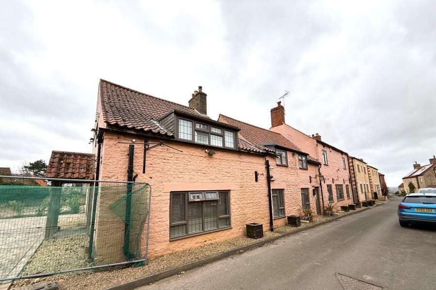 3 Far Ln, Coleby for sale Building Photo- Image 1 of 2