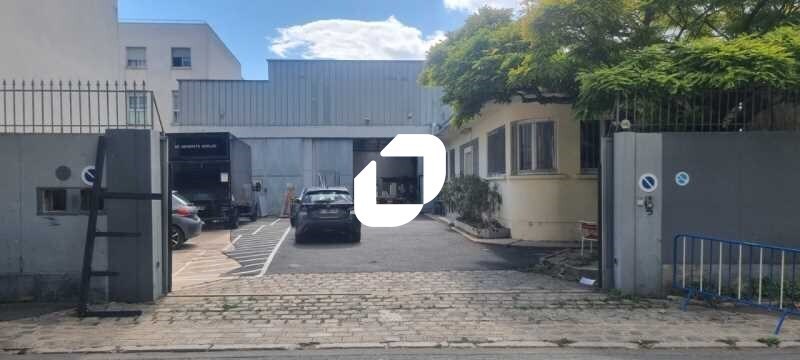 Light Industrial in Saint-Denis for sale Building Photo- Image 1 of 9