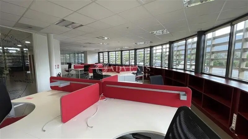 Location Bureaux 145 m² - Photo 1