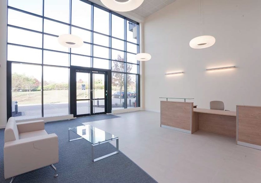 Westacott Way, Maidenhead to rent - Other - Image 3 of 4