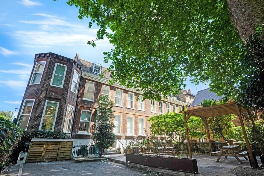 18 Victoria Park Sq, London to rent - Building Photo - Image 1 of 9