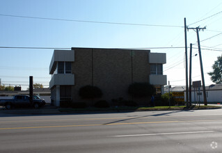 28800 Van Dyke Ave, Warren, MI for sale Primary Photo- Image 1 of 1