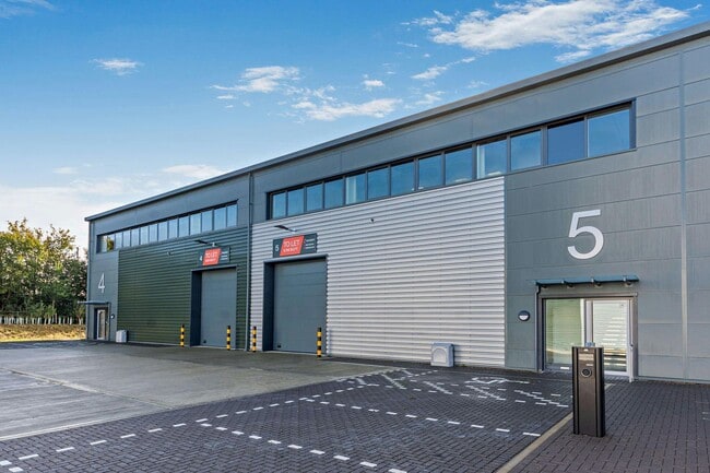 More details for 41 College Rd, Aylesbury - Office, Industrial to Rent