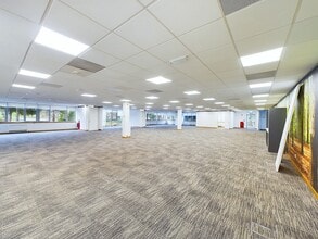 1 Finch Way, Bellshill to rent Interior Photo- Image 2 of 4