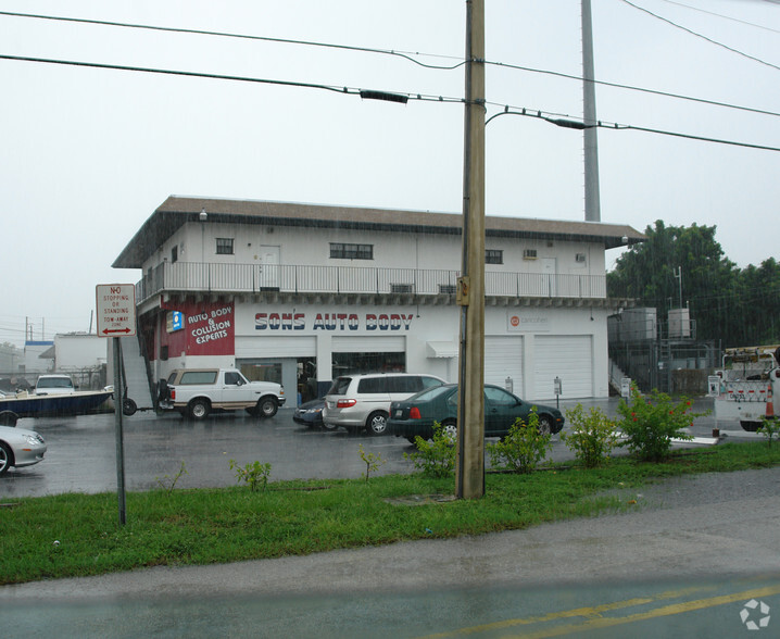 18356 W Dixie Hwy, North Miami Beach, FL for sale - Building Photo - Image 3 of 10