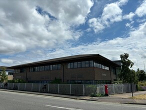 Watlington Rd, Oxford for rent Building Photo- Image 2 of 10