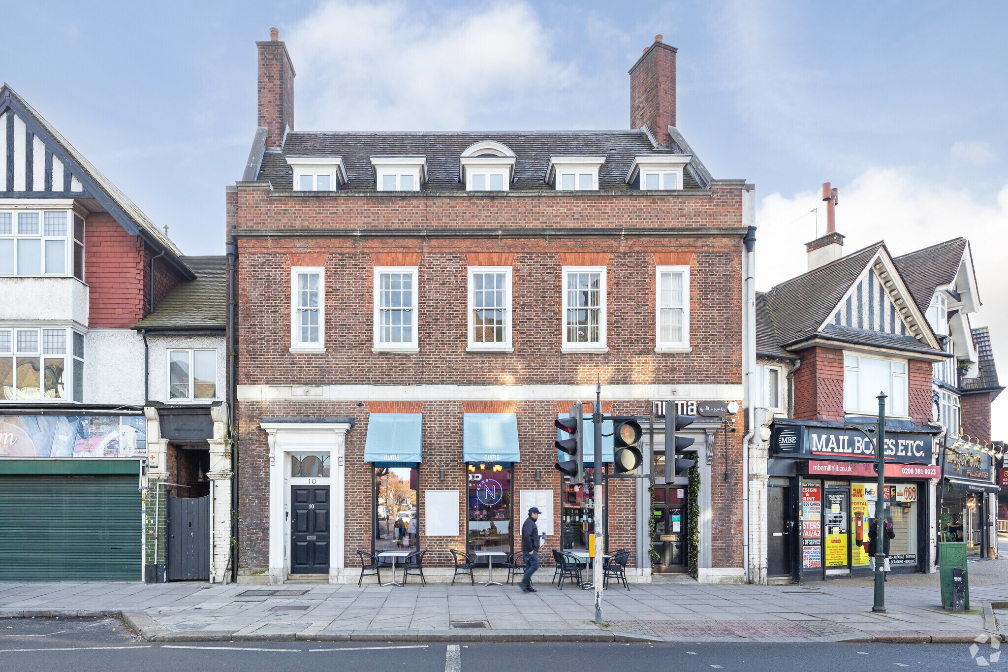 8 The Broadway, London for sale Primary Photo- Image 1 of 1