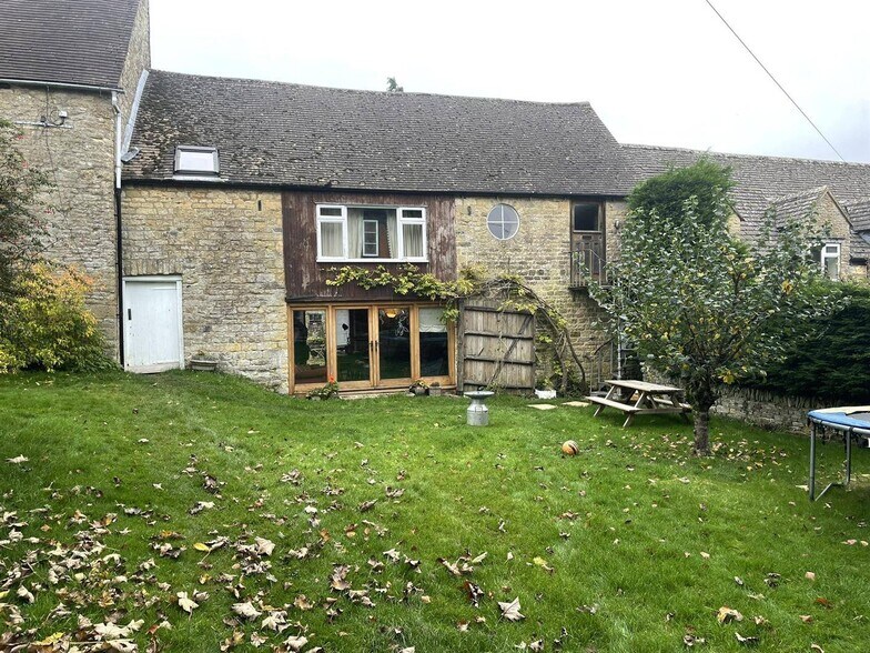 The Green, Chipping Norton to rent - Building Photo - Image 2 of 6