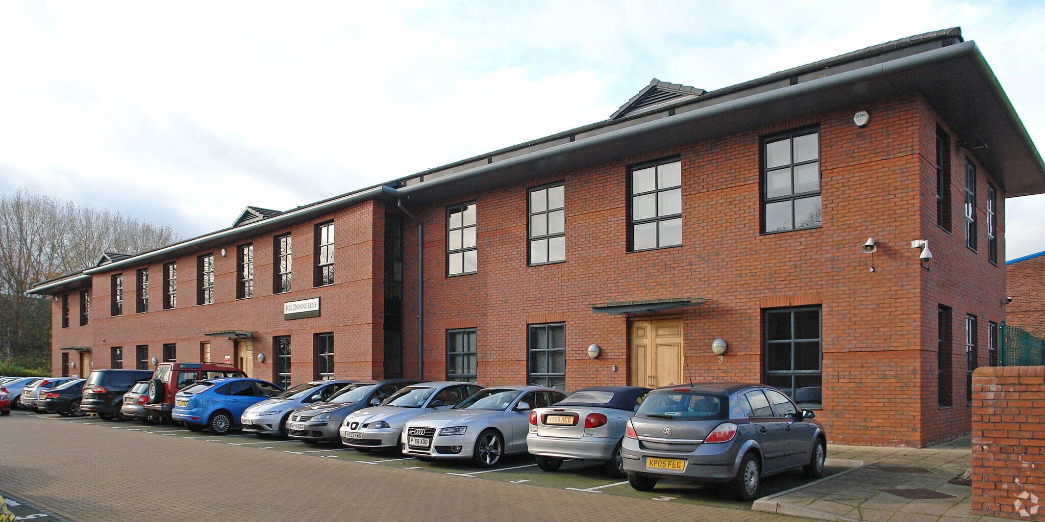 Manor Ln, Crewe to rent Primary Photo- Image 1 of 13
