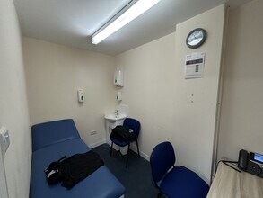 119 Sidwell St, Exeter to rent Interior Photo- Image 2 of 3