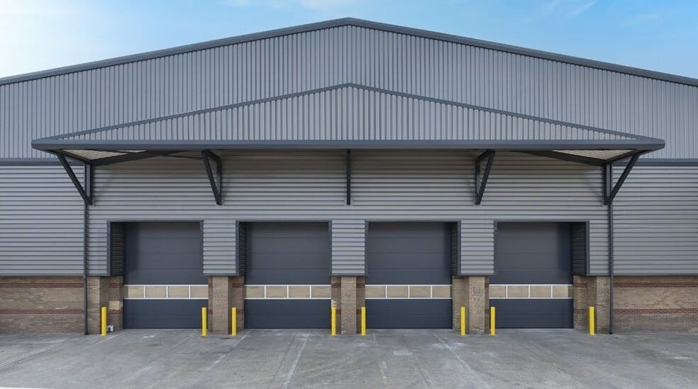 Weston Ave, Grays to rent - Building Photo - Image 2 of 12