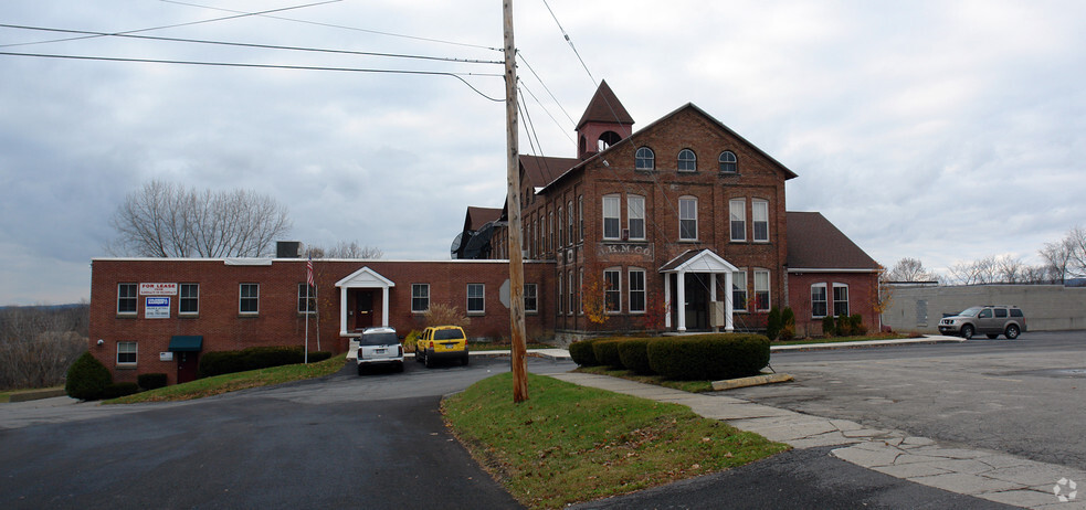 309 W Montgomery St, Johnstown, NY for sale - Building Photo - Image 2 of 3