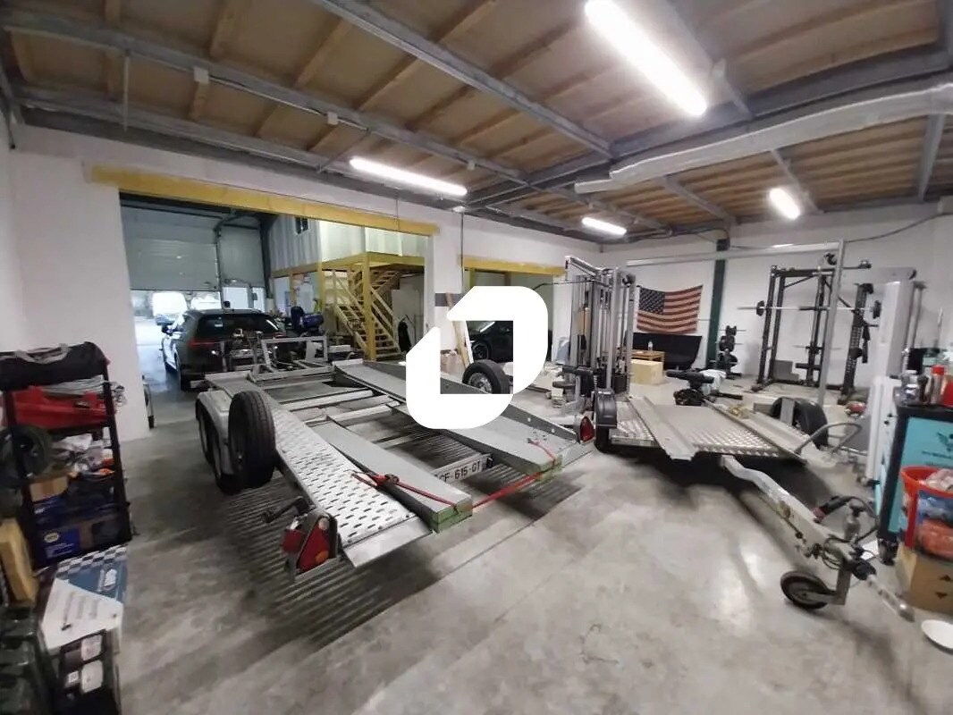 Light Industrial in Le Haillan to rent Interior Photo- Image 1 of 13