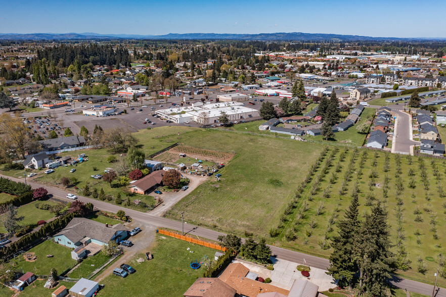 1600 blk E Lincoln Rd, Woodburn, OR for sale - Aerial - Image 1 of 32