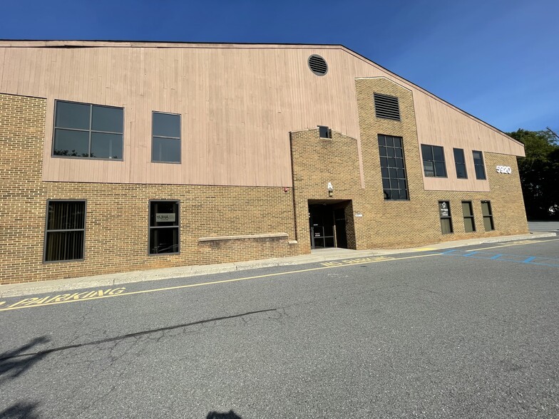 5920 Hamilton Blvd, Allentown, PA for rent - Building Photo - Image 2 of 2