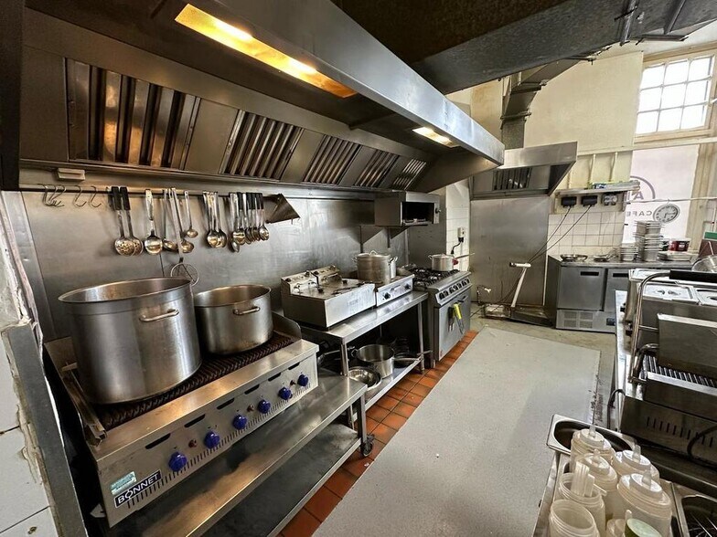 118-120 St Georges Rd, Brighton to rent - Building Photo - Image 3 of 11