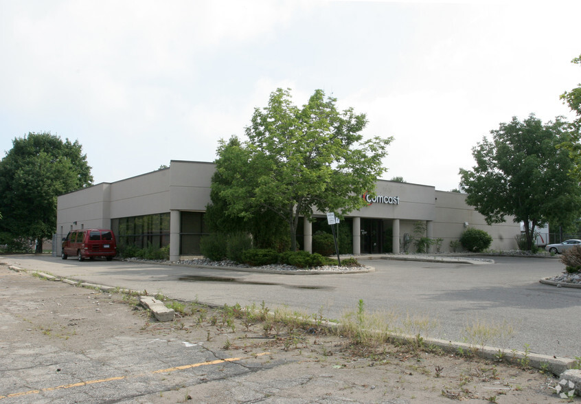 1070 Trowbridge Rd, East Lansing, MI for rent - Building Photo - Image 2 of 5