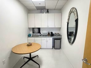 16255 Ventura Blvd, Encino, CA to rent Interior Photo- Image 2 of 10