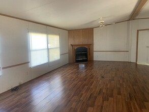 4311 Cement Valley Rd, Midlothian, TX for rent Interior Photo- Image 2 of 4