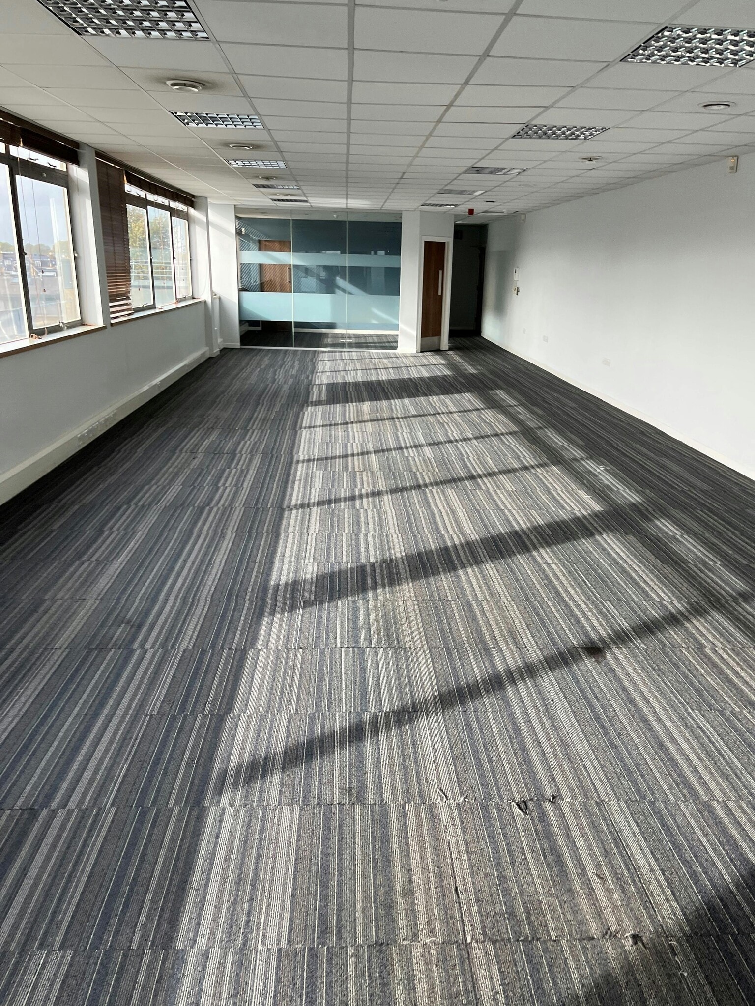 56-58 Putney High St, London to rent Interior Photo- Image 1 of 2