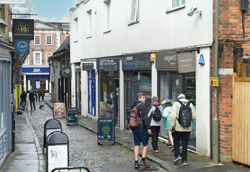 25 Chapel St, Guildford to rent - Building Photo - Image 3 of 3