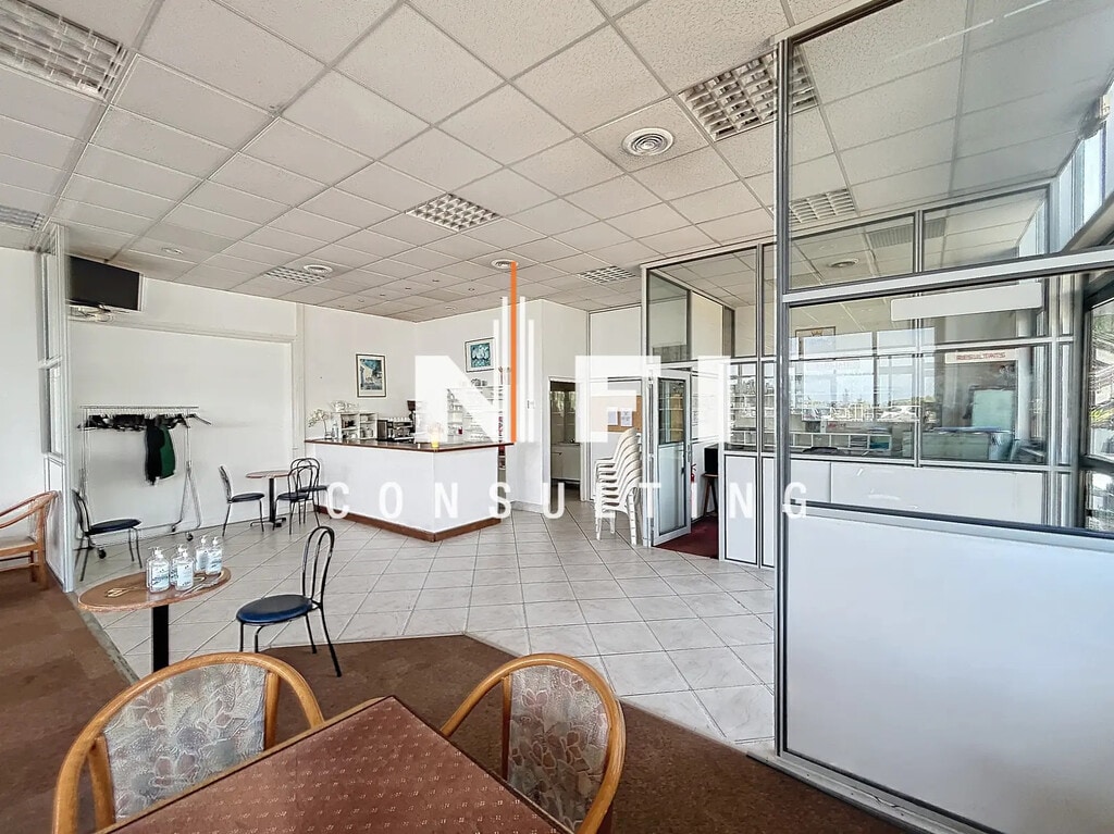 Location Bureaux 140 m² - Photo 1