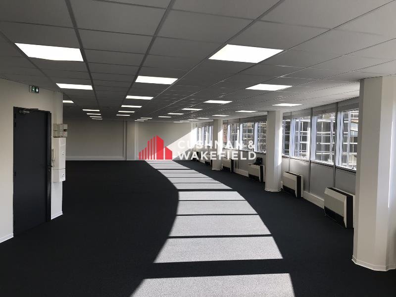 Office in Toulouse for sale Interior Photo- Image 1 of 12