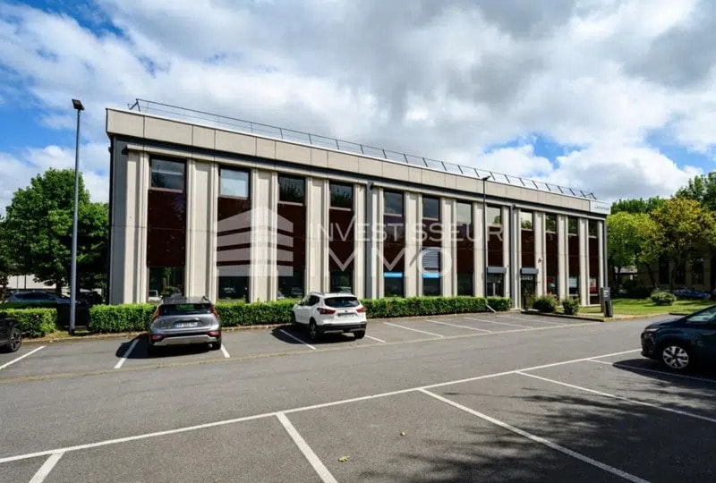 Light Industrial in Antony to rent - Building Photo - Image 1 of 2