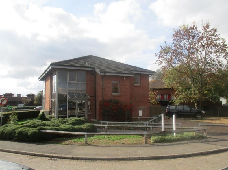 500 Goldington Rd, Bedford for sale - Primary Photo - Image 1 of 1